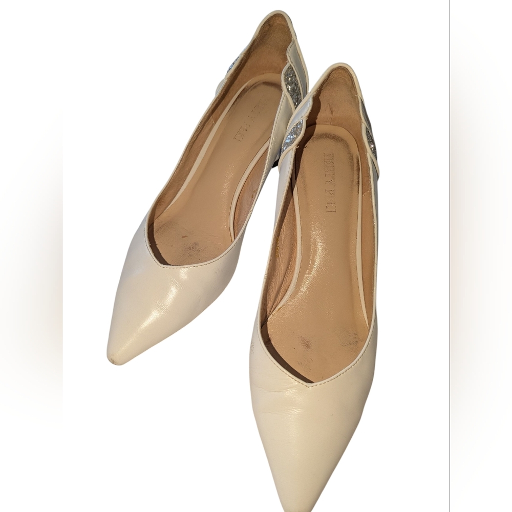 Pretty Peki White Women's Shoes